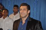 Salman Khan at Big Star Awards red carpet in Andheri, Mumbai on 18th Dec 2013